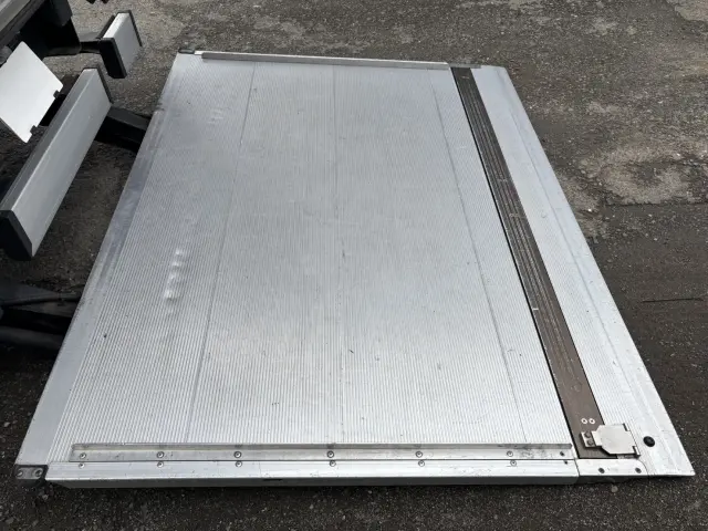 三菱 キャンター TPG-FEB50(2WD)の写真10