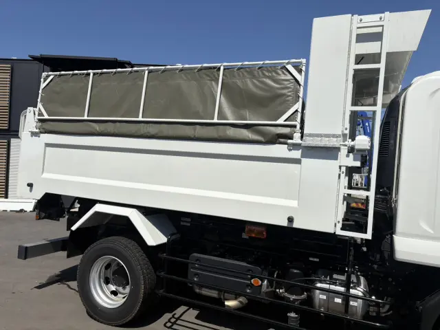 いすゞ フォワード 2RG-FTR90U4(2WD)の写真6