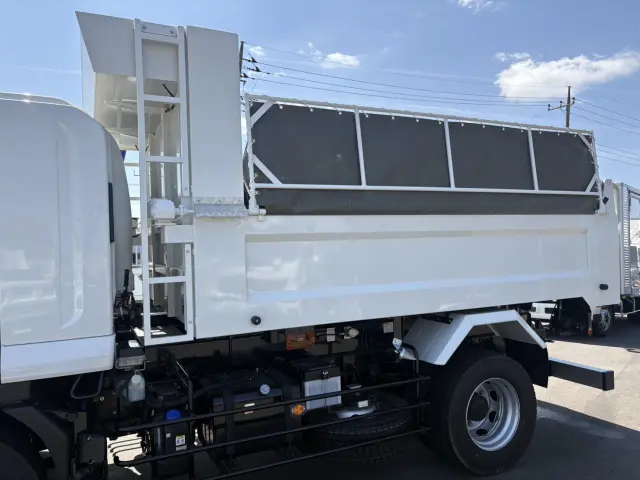 いすゞ フォワード 2RG-FTR90U4(2WD)の写真7