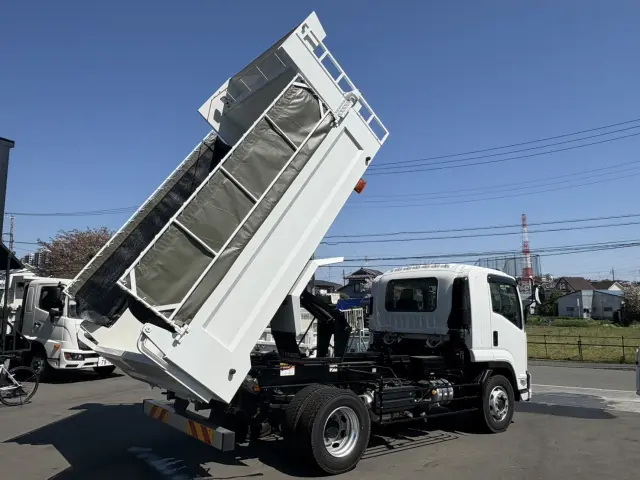 いすゞ フォワード 2RG-FTR90U4(2WD)の写真9
