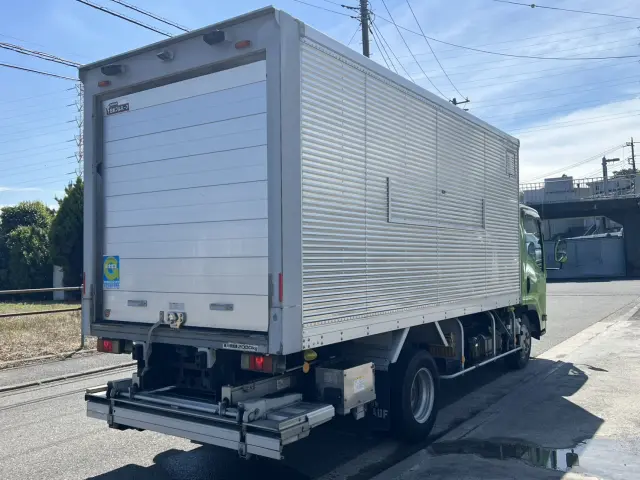 いすゞ エルフ TRG-NMR85AN(2WD)の写真4