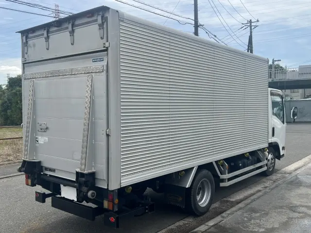 いすゞ エルフ TRG-NMR85AN(2WD)の写真4