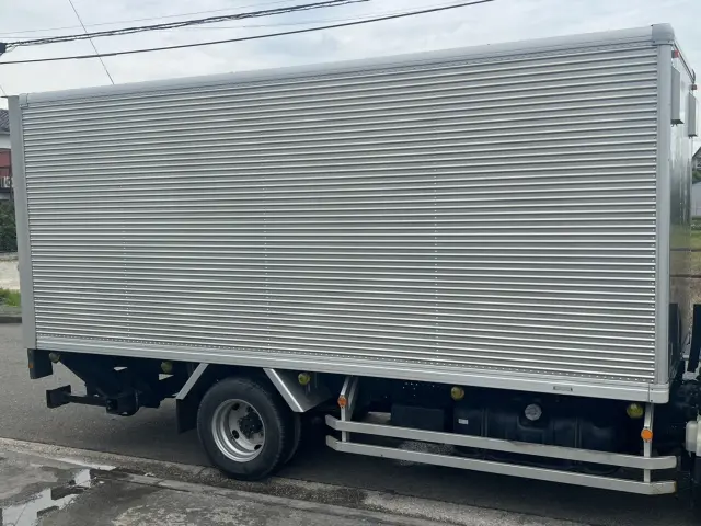 いすゞ エルフ TRG-NMR85AN(2WD)の写真6