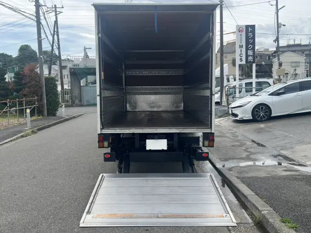 いすゞ エルフ TRG-NMR85AN(2WD)の写真9