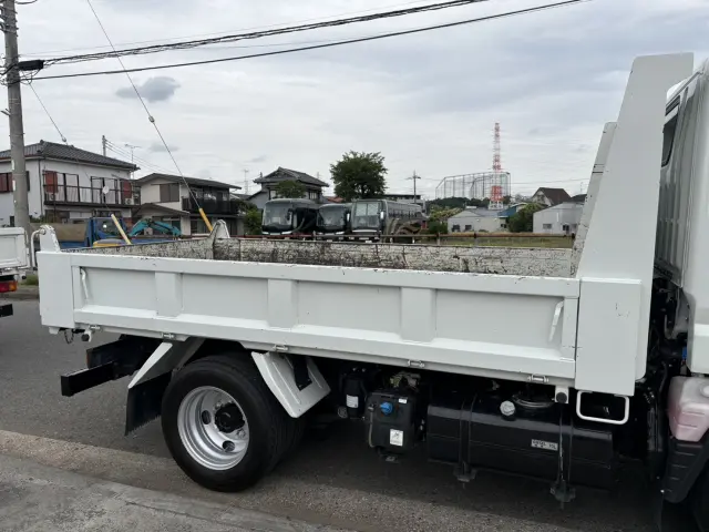 三菱 キャンター 2RG-FBA60(2WD)の写真6
