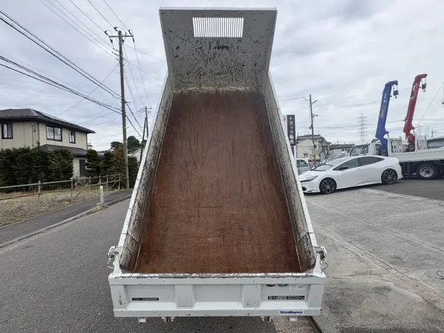 三菱 キャンター 2RG-FBA60(2WD)の写真10