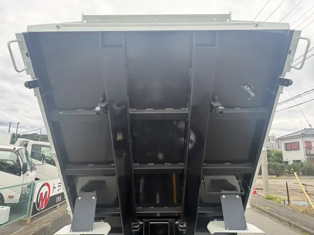 三菱 キャンター 2RG-FBA60(2WD)の写真13