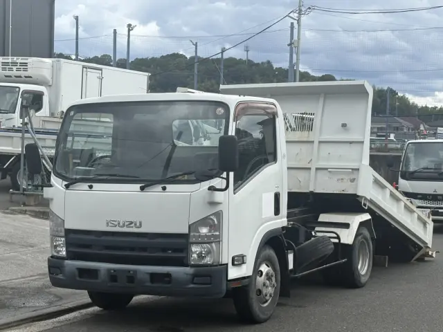 いすゞ エルフ SKG-NPR85YN(2WD)の写真1