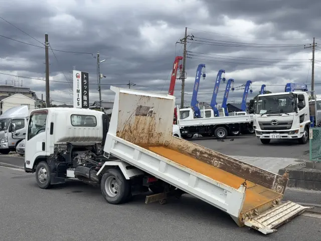 いすゞ エルフ SKG-NPR85YN(2WD)の写真9