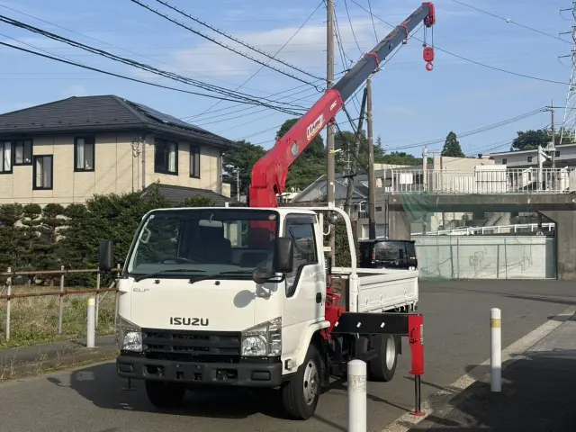 いすゞ エルフ SKG-NKR85R(2WD)の写真1