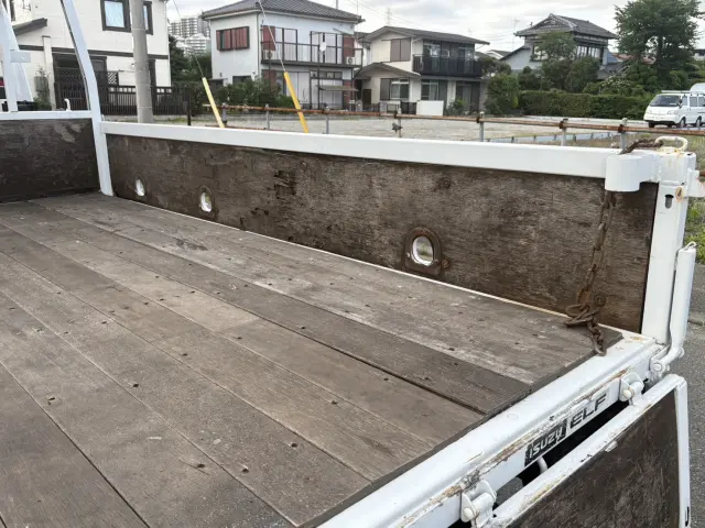 いすゞ エルフ SKG-NKR85R(2WD)の写真11