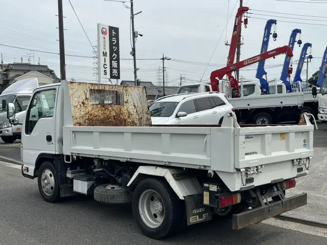いすゞ エルフ TPG-NKR85AN(2WD)の写真4