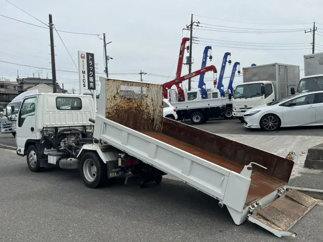 いすゞ エルフ TPG-NKR85AN(2WD)の写真9