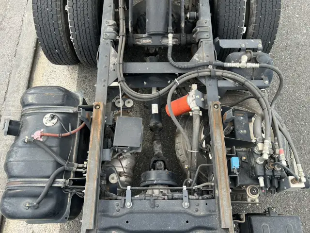 いすゞ エルフ TPG-NKR85AN(2WD)の写真16