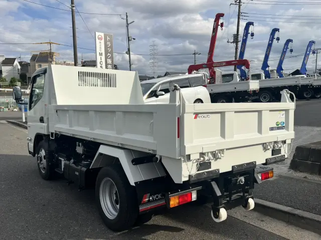 三菱 キャンター 2RG-FBA60(2WD)の写真4