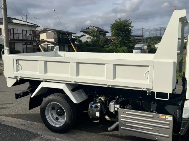 三菱 キャンター 2RG-FBA60(2WD)の写真6