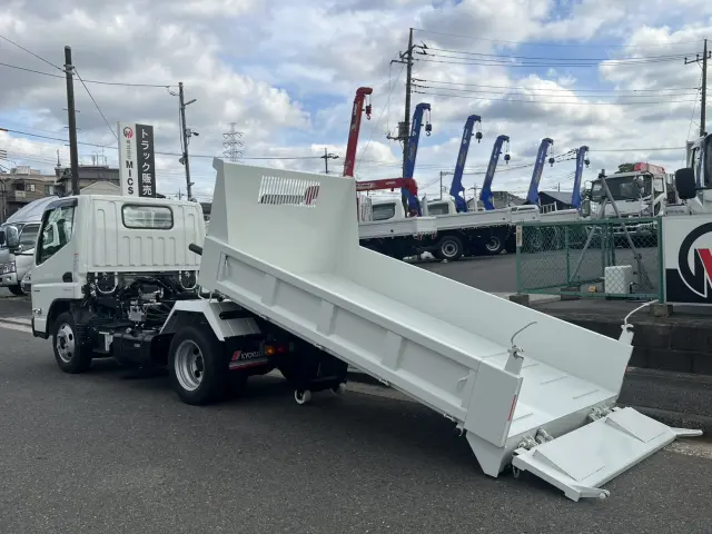 三菱 キャンター 2RG-FBA60(2WD)の写真9