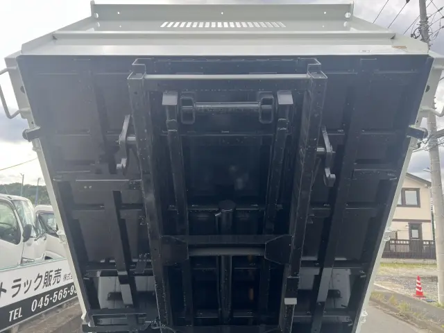 三菱 キャンター 2RG-FBA60(2WD)の写真14