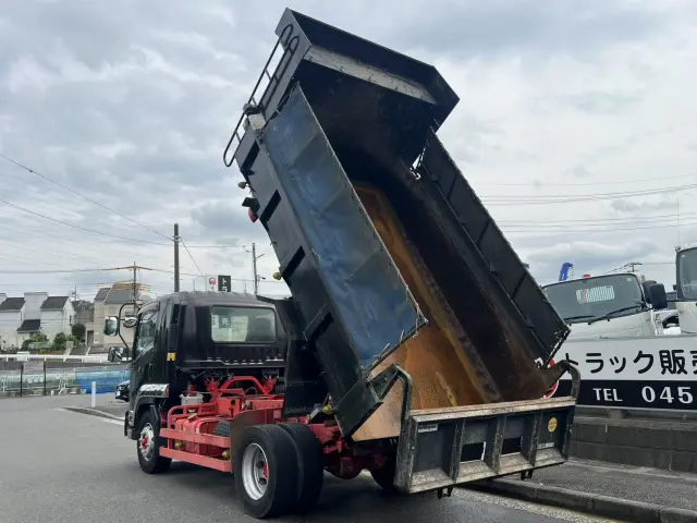 いすゞ フォワード LKG-FTR90S2(2WD)の写真9