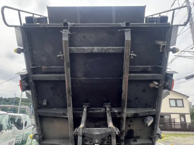 いすゞ フォワード LKG-FTR90S2(2WD)の写真13