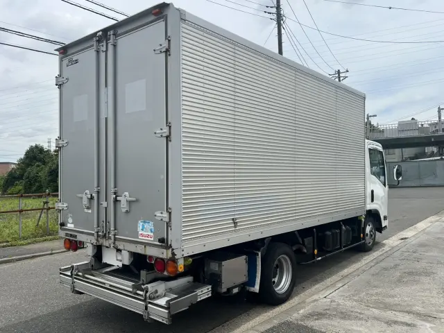 いすゞ エルフ BKG-NMR85AN(2WD)の写真3