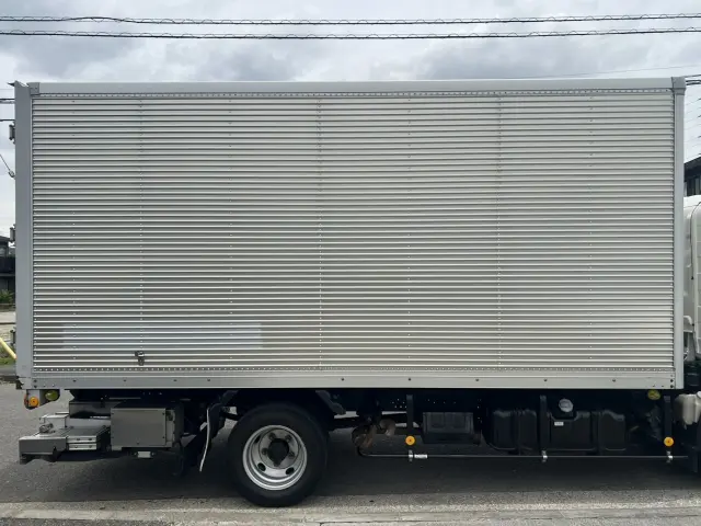 いすゞ エルフ BKG-NMR85AN(2WD)の写真6