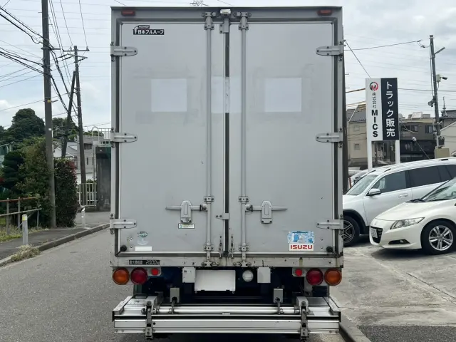 いすゞ エルフ BKG-NMR85AN(2WD)の写真8