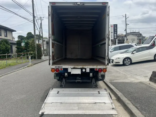 いすゞ エルフ BKG-NMR85AN(2WD)の写真9