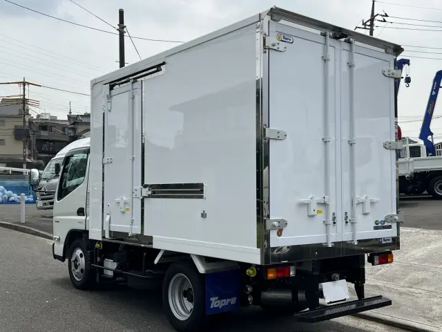 三菱 キャンター 2RG-FEAV0(2WD)の写真4