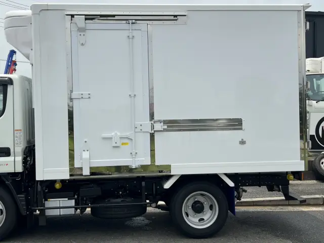 三菱 キャンター 2RG-FEAV0(2WD)の写真7