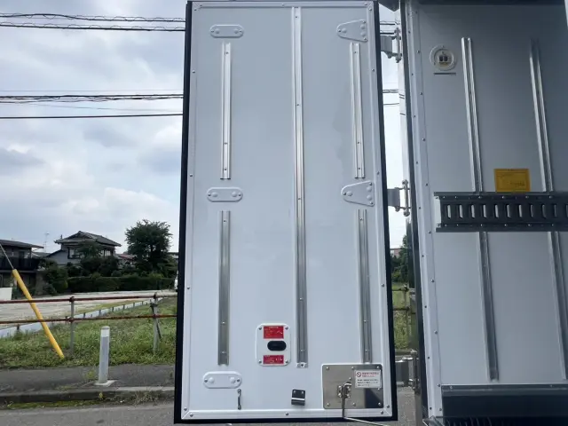 三菱 キャンター 2RG-FEAV0(2WD)の写真16