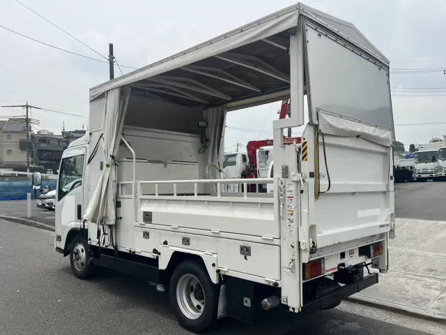 いすゞ エルフ BDG-NMR85N(2WD)の写真4