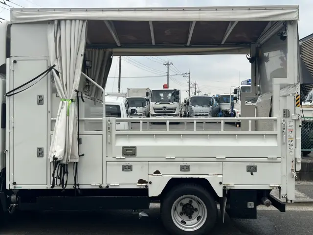 いすゞ エルフ BDG-NMR85N(2WD)の写真7