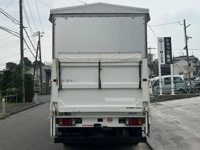 いすゞ エルフ BDG-NMR85N(2WD)の写真8