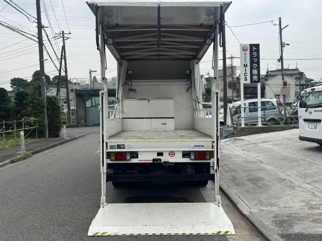 いすゞ エルフ BDG-NMR85N(2WD)の写真9