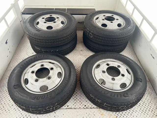いすゞ エルフ BDG-NMR85N(2WD)の写真33