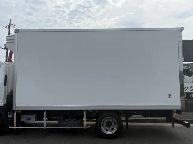 いすゞ エルフ TPG-NPR85AN(2WD)の写真7