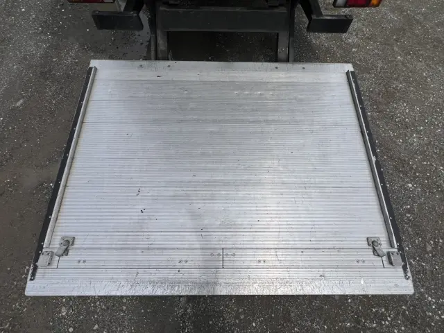 いすゞ エルフ TKG-NPR85AN(2WD)の写真11