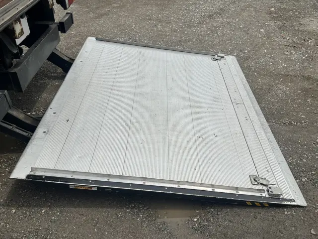 いすゞ エルフ TKG-NPR85AN(2WD)の写真12