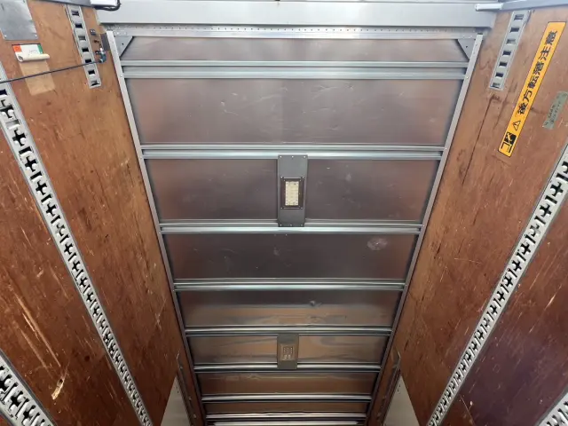 いすゞ エルフ TKG-NPR85AN(2WD)の写真15