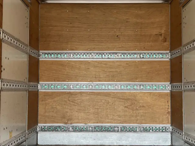 いすゞ エルフ TKG-NPR85AN(2WD)の写真16