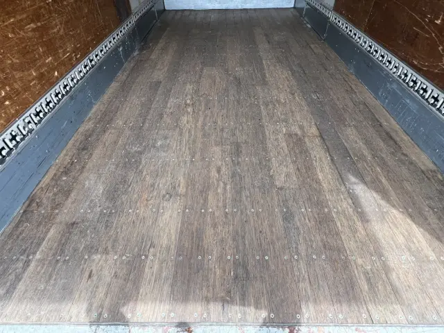 いすゞ エルフ TKG-NPR85AN(2WD)の写真17