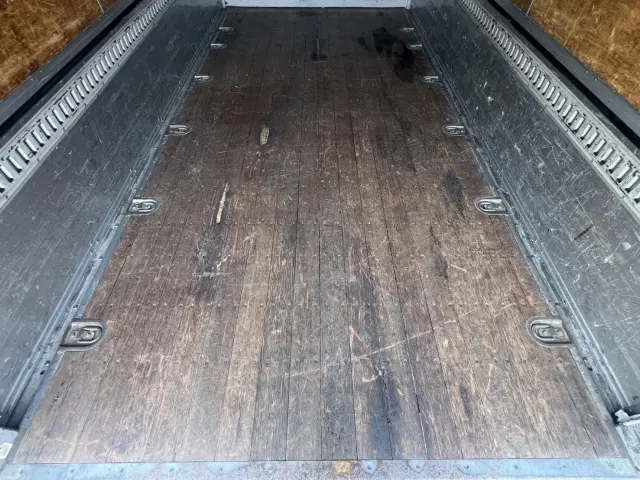 いすゞ エルフ BKG-NPR85AN(2WD)の写真16