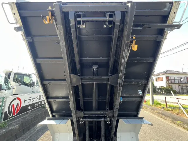 三菱 キャンター 2RG-FBA60(2WD)の写真14