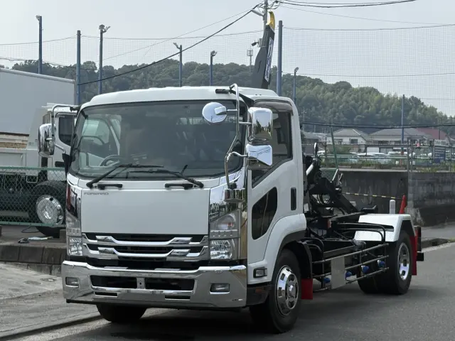 いすゞ フォワード LPG-FTR90S2(2WD)の写真1