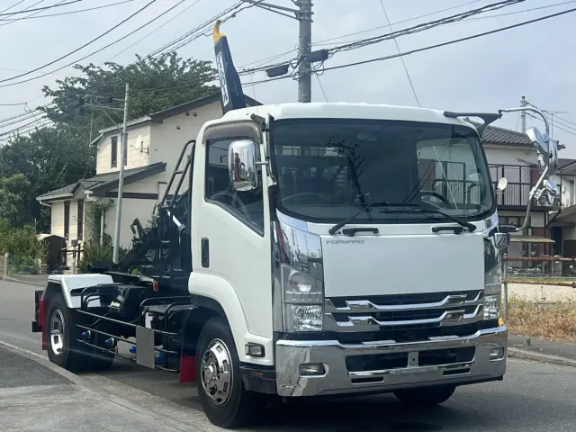 いすゞ フォワード LPG-FTR90S2(2WD)の写真2