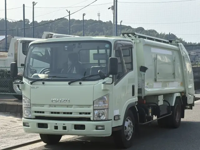 いすゞ エルフ SKG-NPR85YN(2WD)の写真1