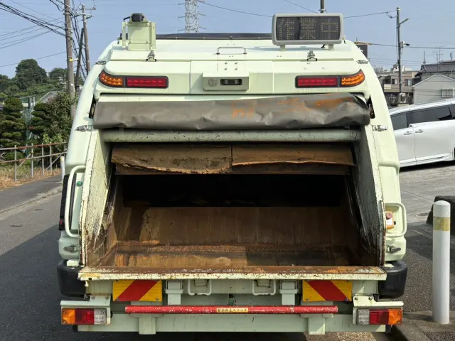 いすゞ エルフ SKG-NPR85YN(2WD)の写真9