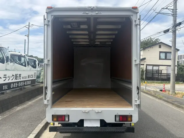 いすゞ エルフ TKG-NMR85AN(2WD)の写真9