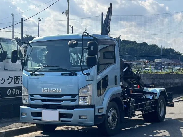 いすゞ フォワード 2PG-FTR90U2(2WD)の写真1